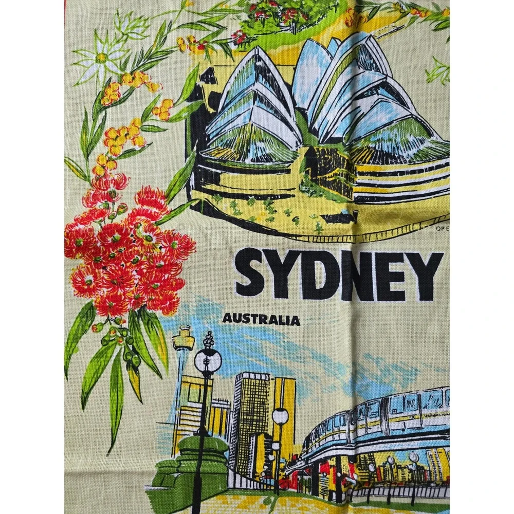 Unique Australian tea towel, 19x30,Bright‎ Colors excellent condition ships fast
